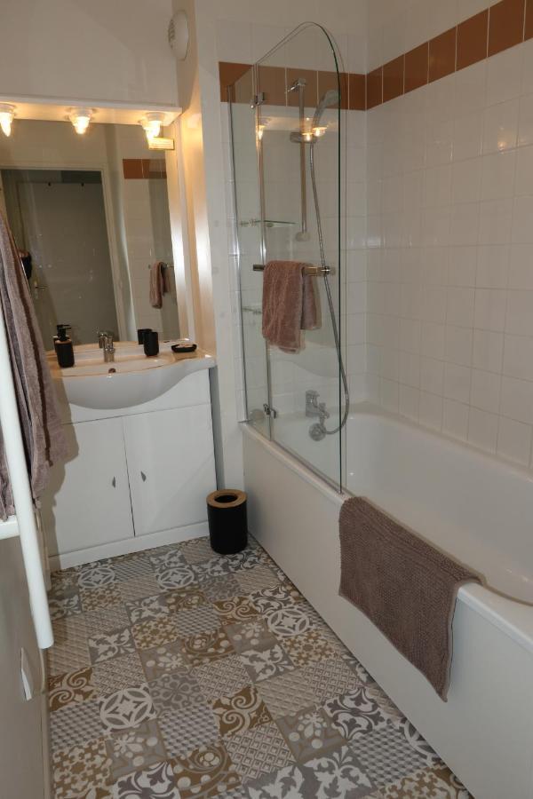 Charmant 2 Pieces Proche D Honfleur, Piscine En Saison, Parking Gratuit, Wifi Équemauville Esterno foto